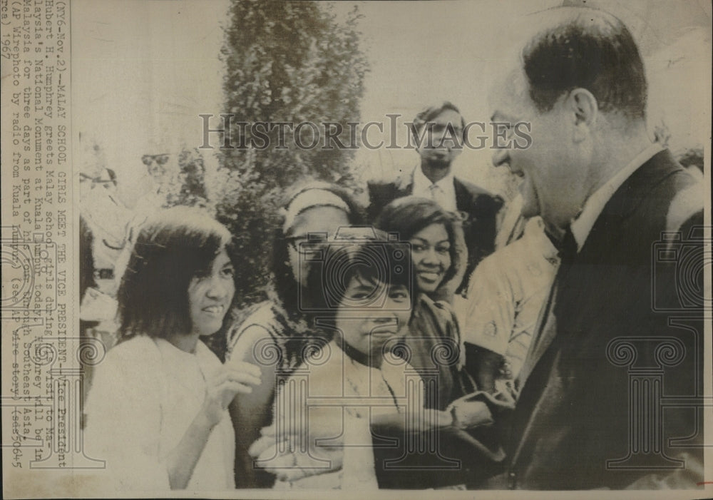 1967 Visit Hubert Humphrey Meet SchoolGirl - Historic Images