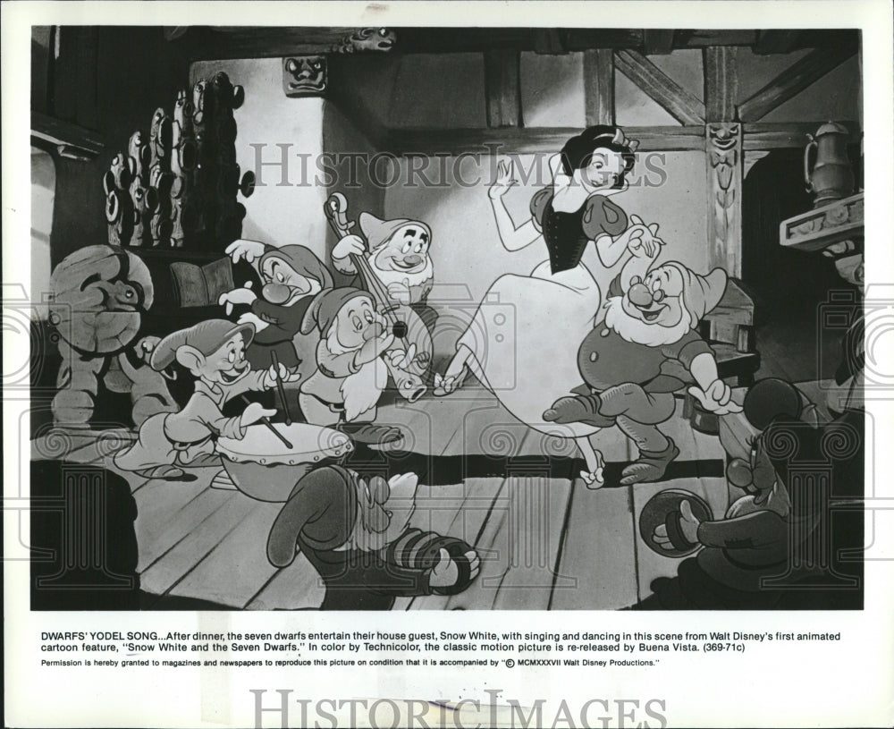 Buy Disney Classics - Walt Disney's Snow White and the Seven