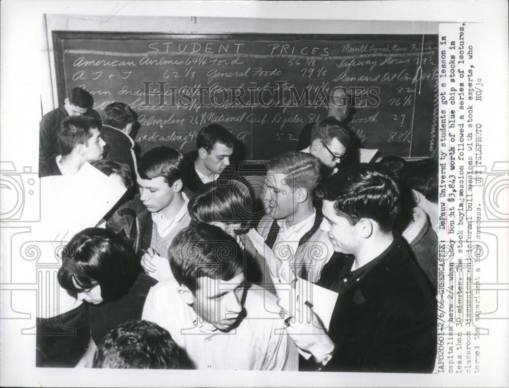 1966 DePauw University Stock Buying - Historic Images