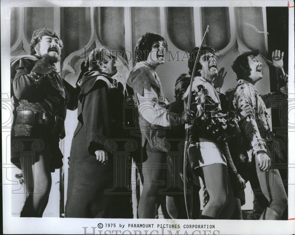 1975 Press Photo Dick Gautier Actor - RRV19719 - Historic Images