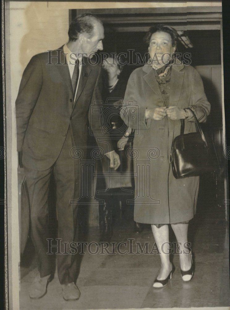 1971 Press Photo Lady Amalia Fleming Arrives in London - Historic Images