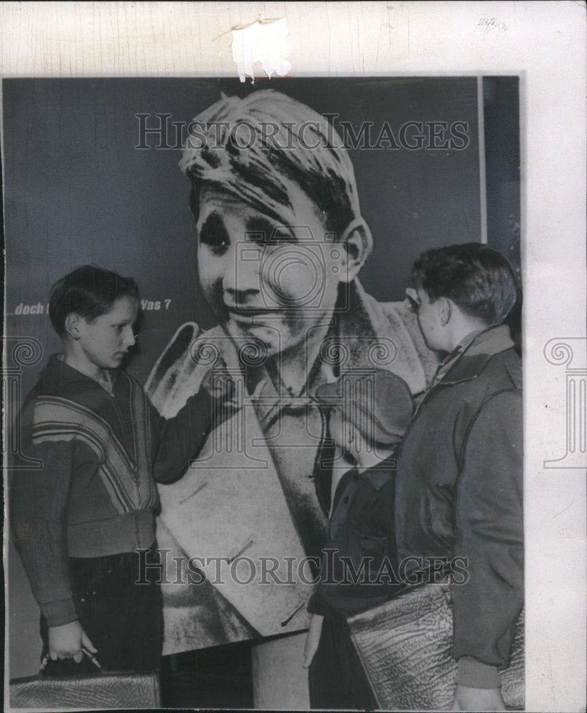 1959, Picture Boy Hitler Era Battle Berlin - RRV20061 - Historic Images