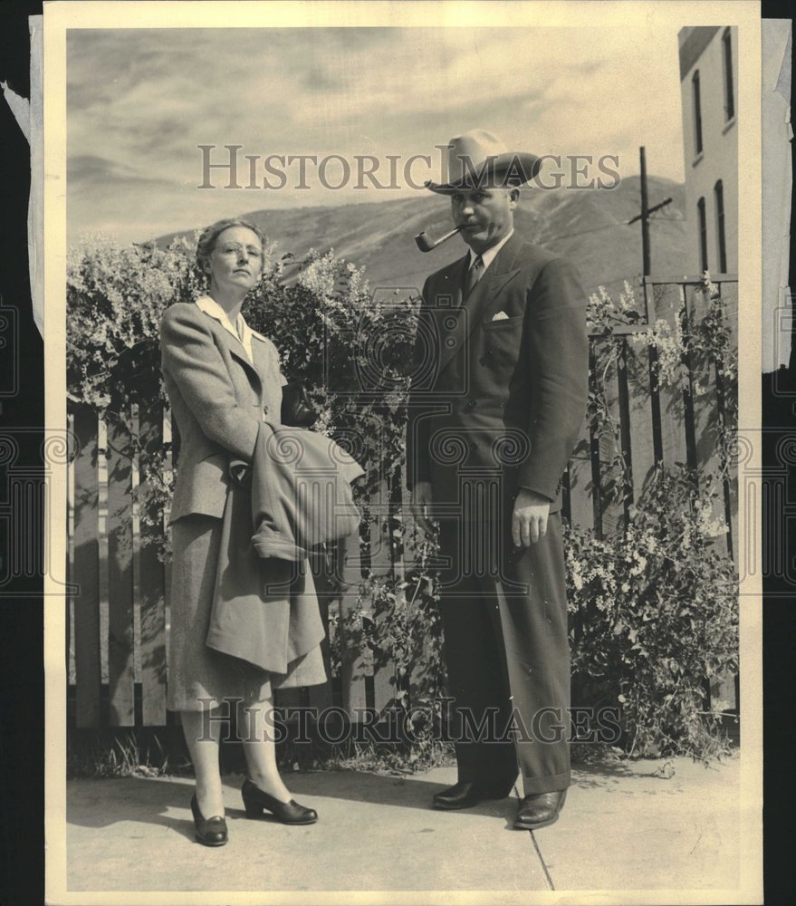 1948, Senate Candidate Gunnison Visits Aspen - RRV20167 - Historic Images