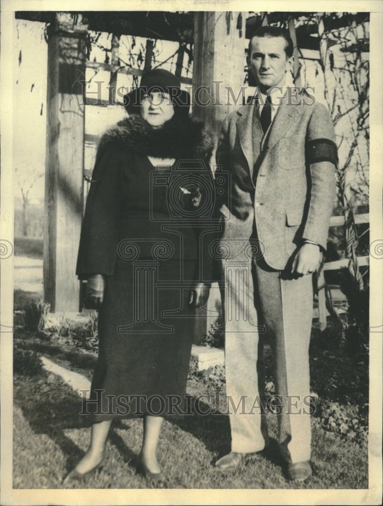 1933, Mrs. Moffett and son. - RRV20217 - Historic Images