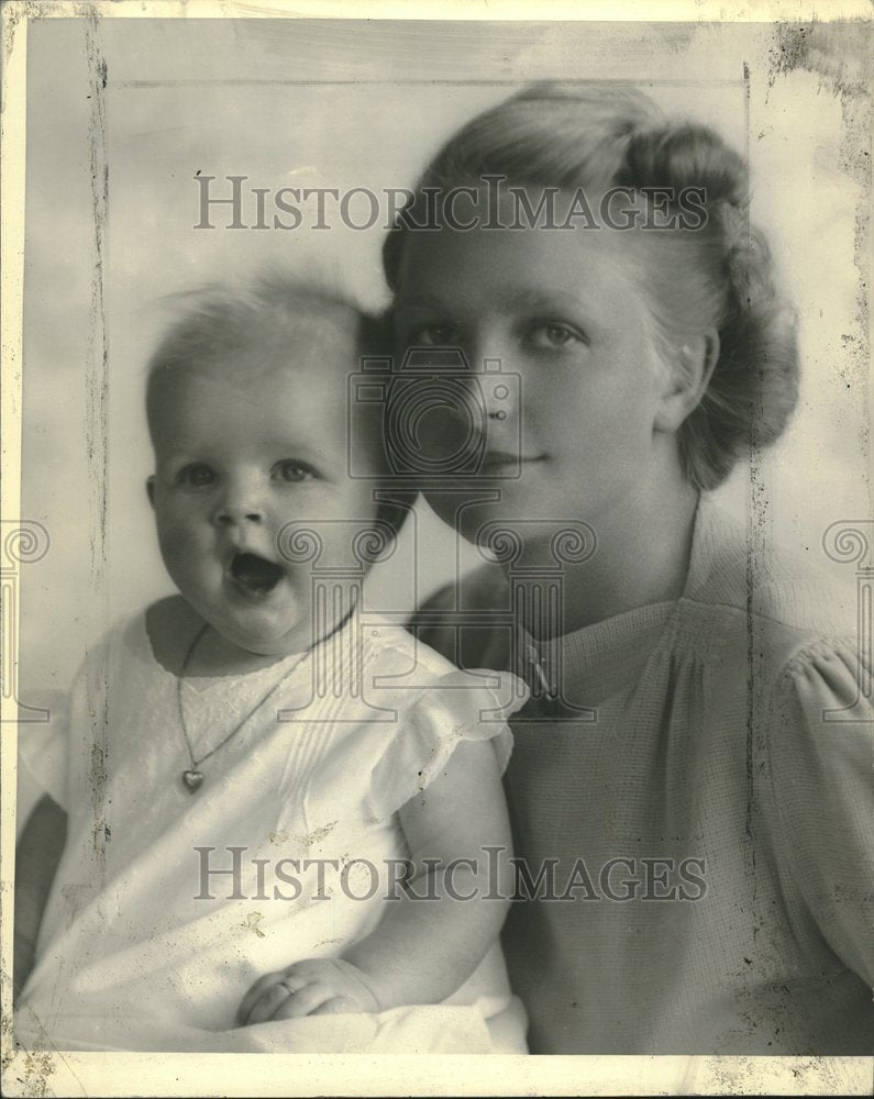 1940 Press Photo Margaret Crocker, Mrs. D. R. C. Brown - RRV20287 - Historic Images