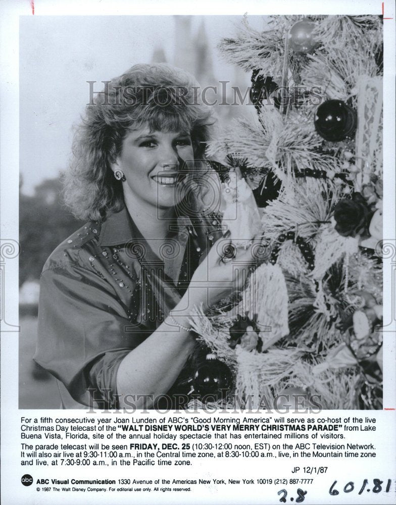 1987, Joan Lunden/Disney Christmas Parade - RRV20593 - Historic Images