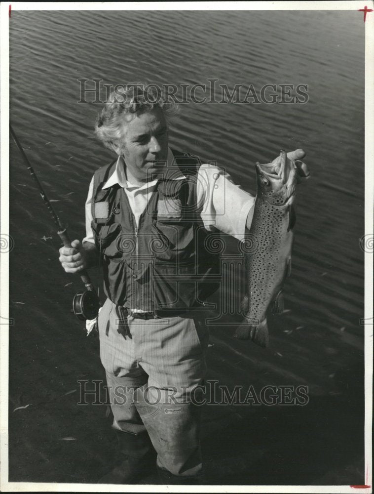 1976, Rex Forrester/Fisherman/New Zealand - RRV20685 - Historic Images