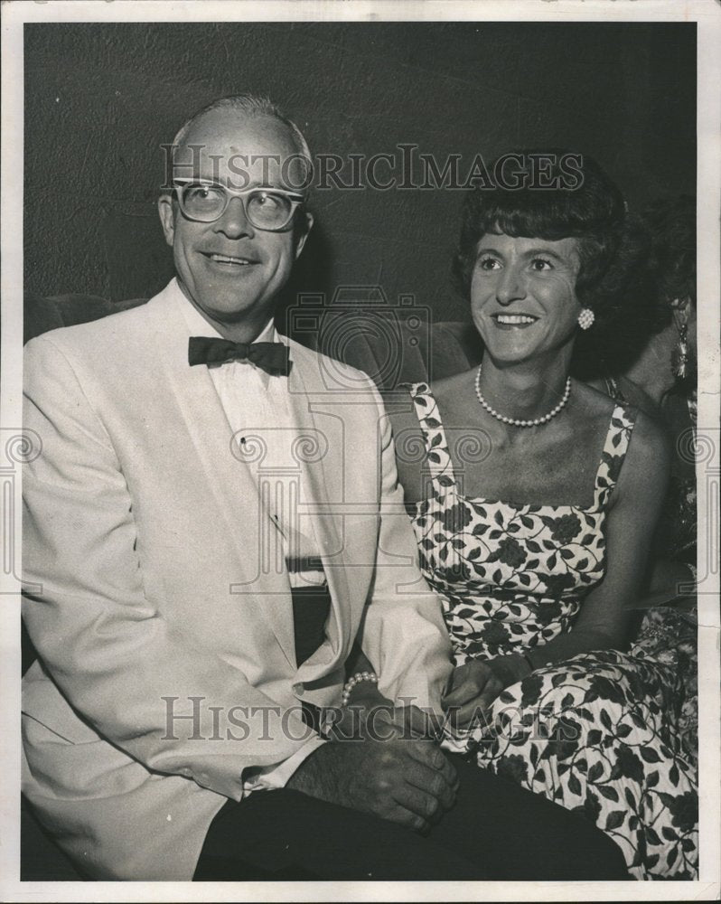 1964 Press Photo John Hyers Jr minig town fashion play - RRV20767 - Historic Images