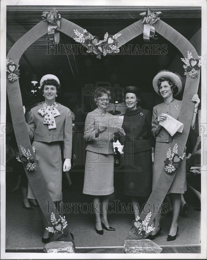 1964, Denver Women Event Mrs John W Hyer Jr - RRV20769 - Historic Images