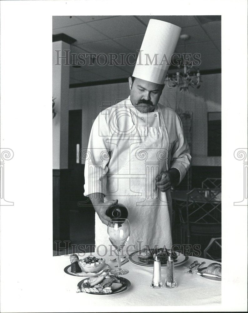 1982, Chef Chris Knudson Le Petit Gourmet - RRV20869 - Historic Images