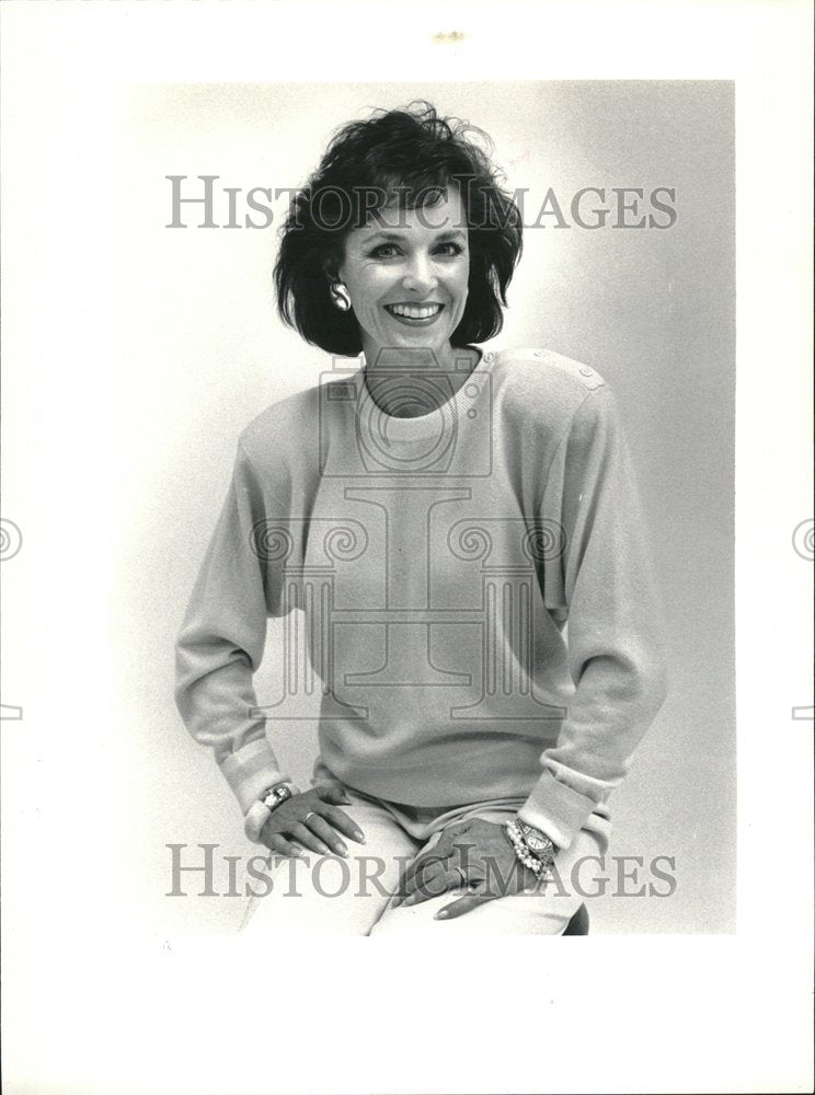 1987, Judy Howells Carter Model Smile - RRV20871 - Historic Images