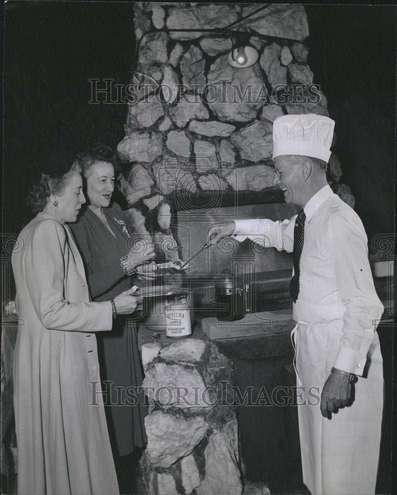 1943 Harry E Huffman Mrs William Alven Food-Historic Images