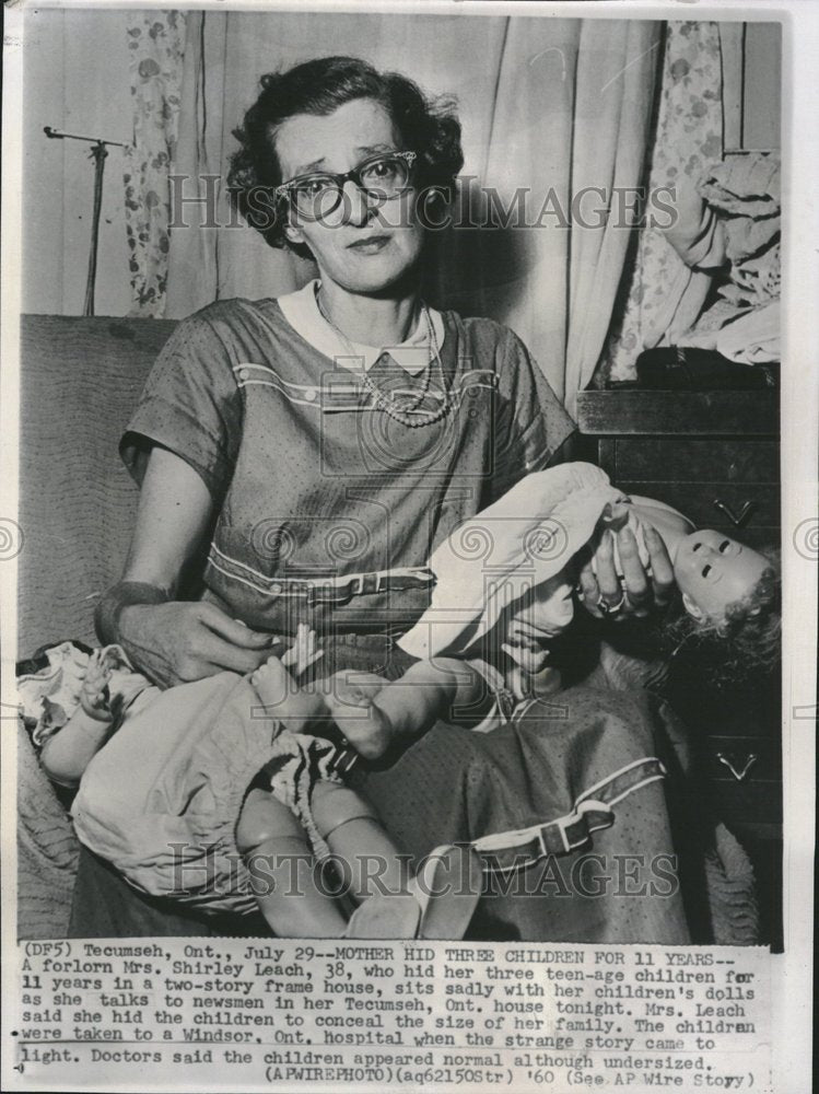 1960 Press Photo Mrs. Shirley Leach Hid Her Children - RRV21407 - Historic Images