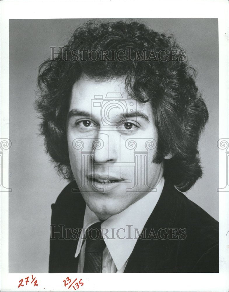 1984, Evan Bortnick Tenor Relax Smile Black - RRV21801 - Historic Images