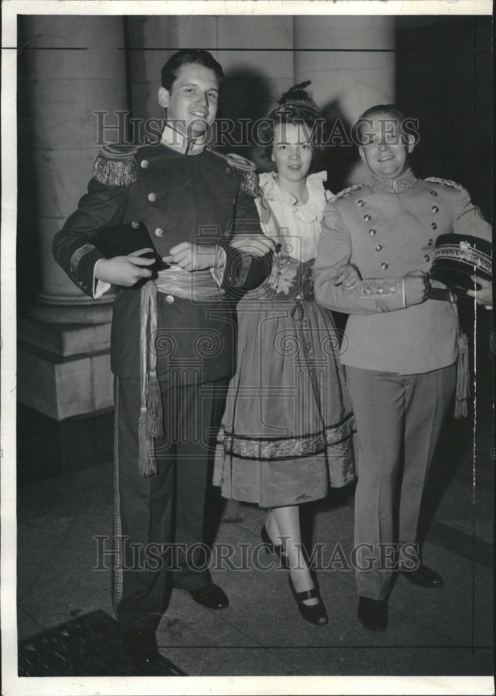 1942 Press Photo Marvin Worden Raol de St Brioche Brich - RRV21803 - Historic Images