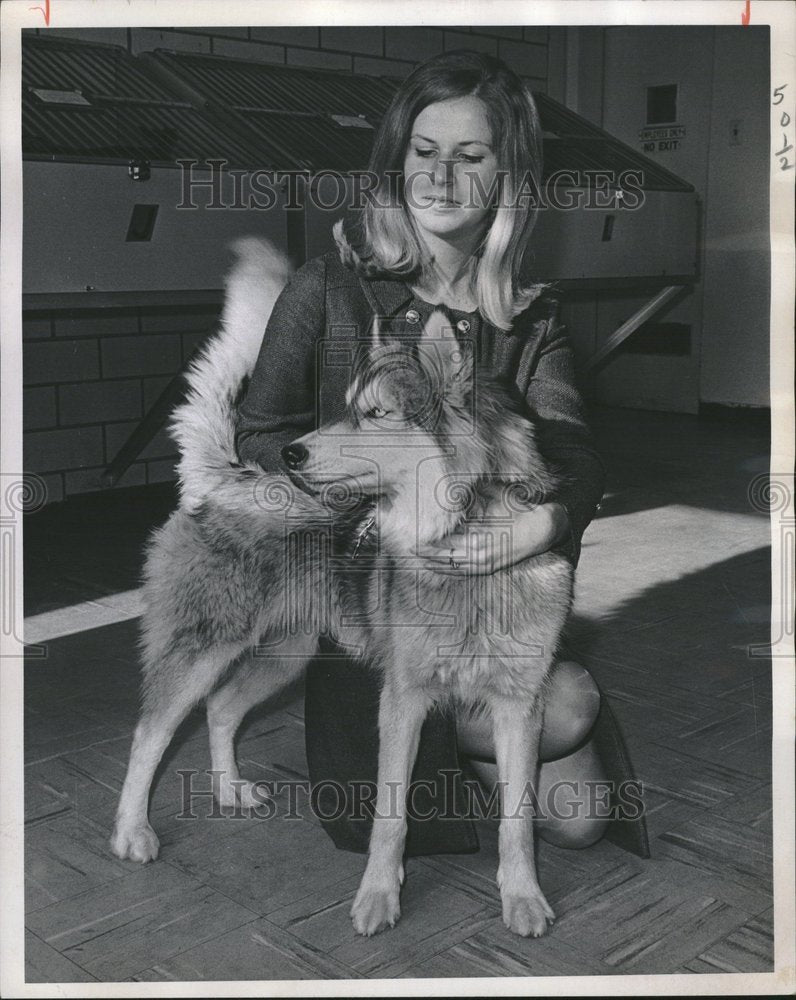 1958 Press Photo Mrs. Arthur Bosworth II & Husky Dog - RRV21899 - Historic Images