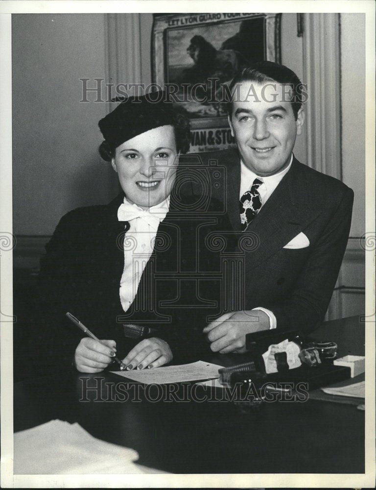 1933, John Hearst Gretchen Wilson Debutante - RRV22371 - Historic Images