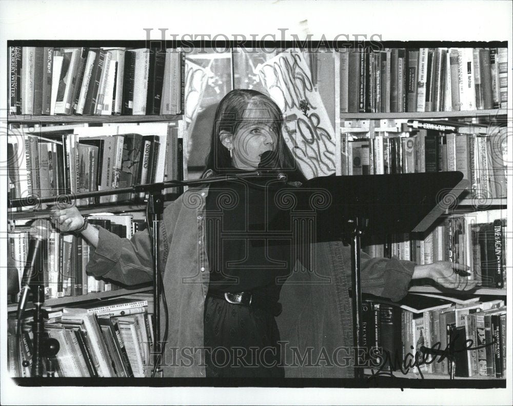 1995 Liz Howl War Suburban Nightmare - Historic Images