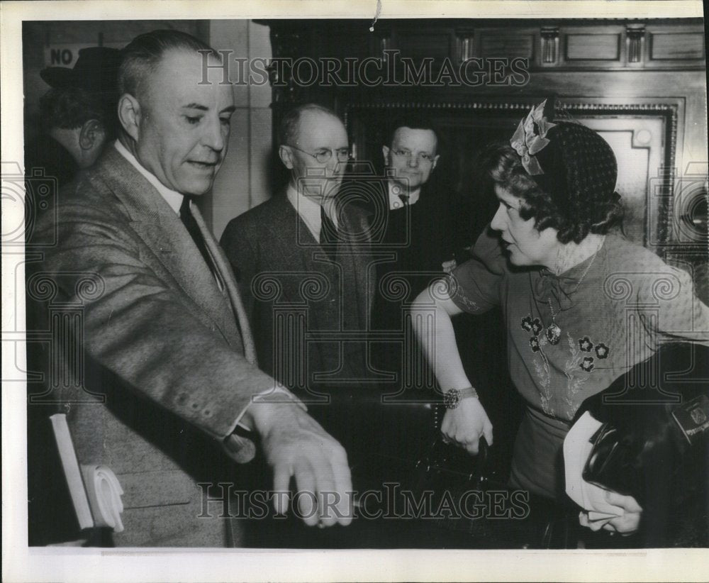 1939 Press Photo Felix Adjective Right Down Battle Roya - RRV23051 - Historic Images