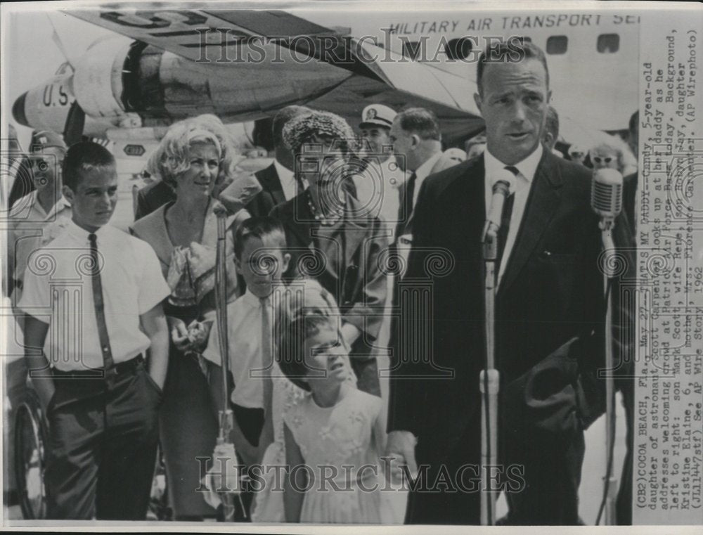 1962 Press Photo Air Force Base Scott Carpenter Coca - Historic Images
