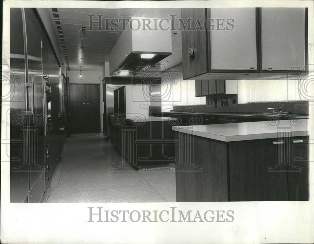 1969 Press Photo Stainless Steel Terrazzo Formica Mai n - Historic Images