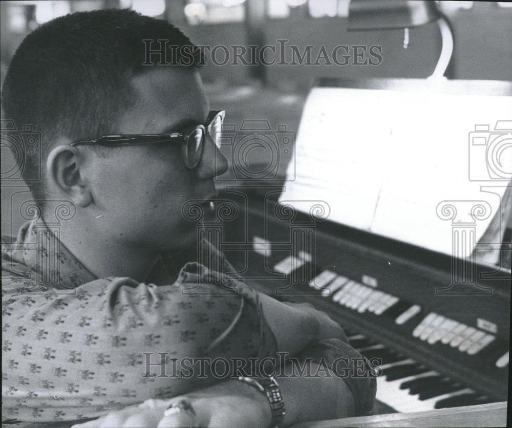 1961 Press Photo Sacred Music Don Lundquist Classical - RRV23381 - Historic Images