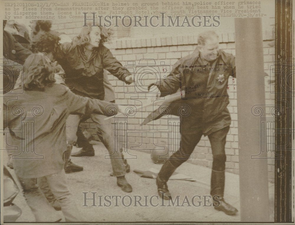 1970 Press Photo Fairmont Hotel Riot South Vietnam Ky - Historic Images