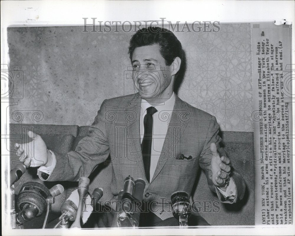 1962 Singer Eddie Fisher New York Newsmen - Historic Images