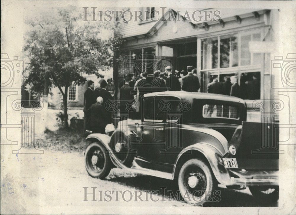1940 Press Photo Canadian and U S Border Father Joseph - Historic Images