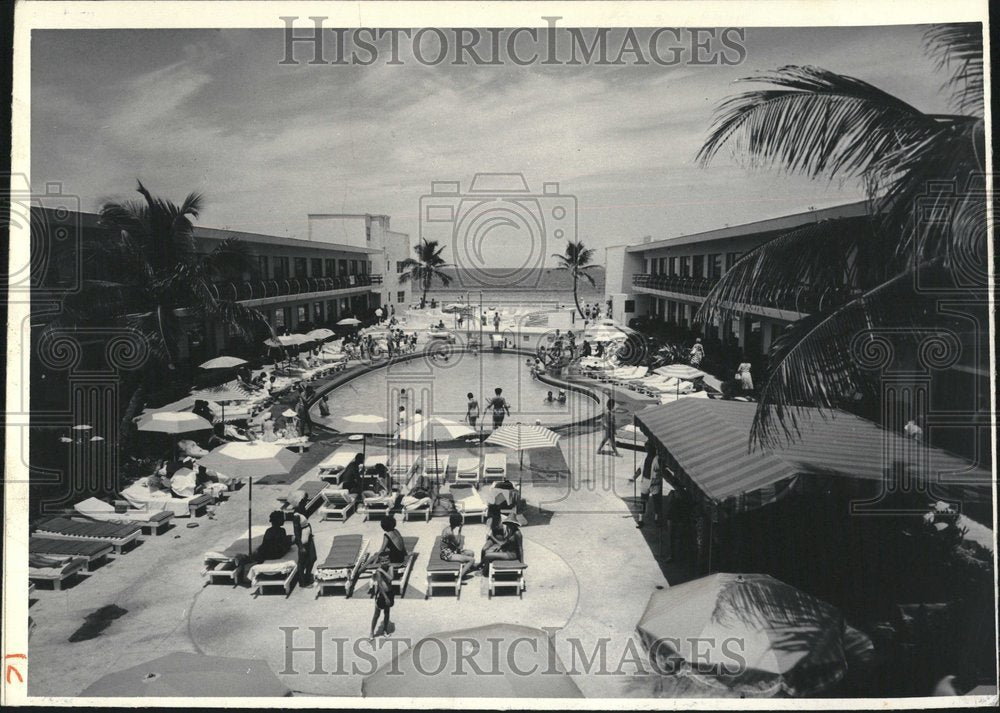 1966 Press Photo Daily News Country Carriers Miami FL - Historic Images