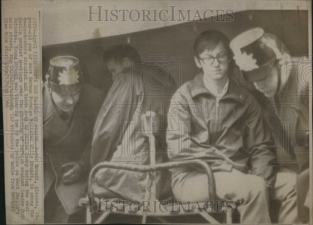1968 Press Photo Peter Brandt Demonstration Arrested - RRV25449 - Historic Images