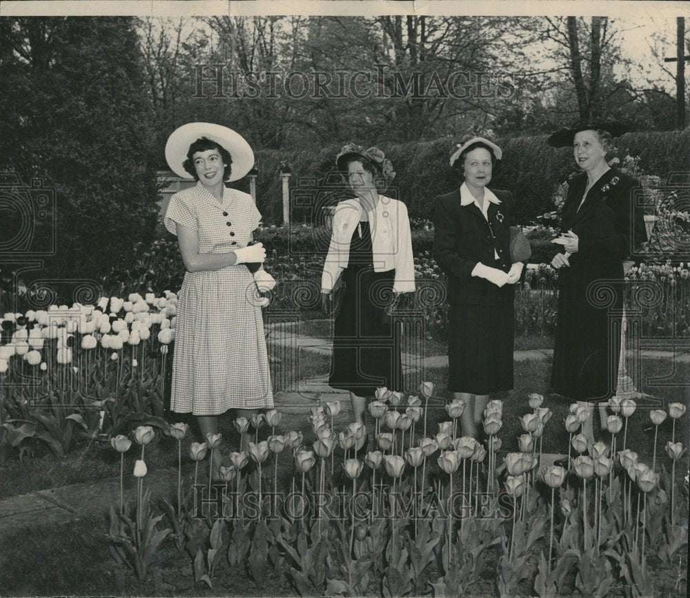 1947, Harry E. Huffman Social Leader Convent - RRV25497 - Historic Images