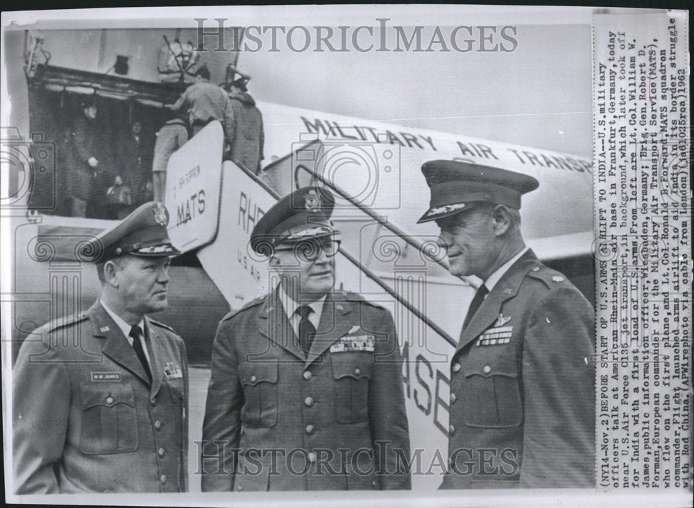 1962, US Arms Airlift India Prepare Germany - RRV25697 - Historic Images