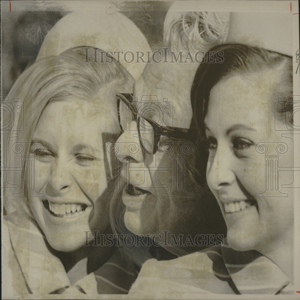 1968 Sen Dirksen Pasadena Rose Princesses - Historic Images