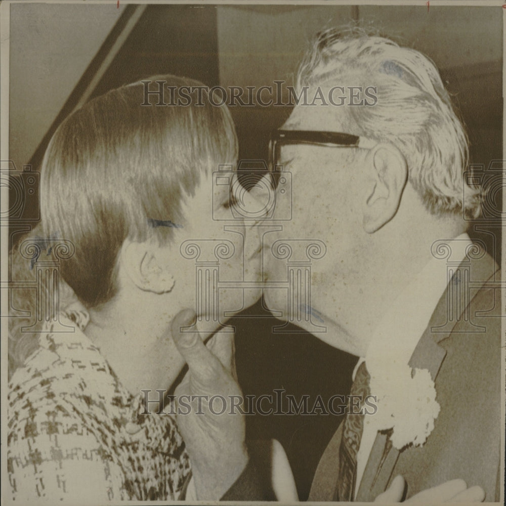 1968 Senator Everett Dirksen kissing US - Historic Images