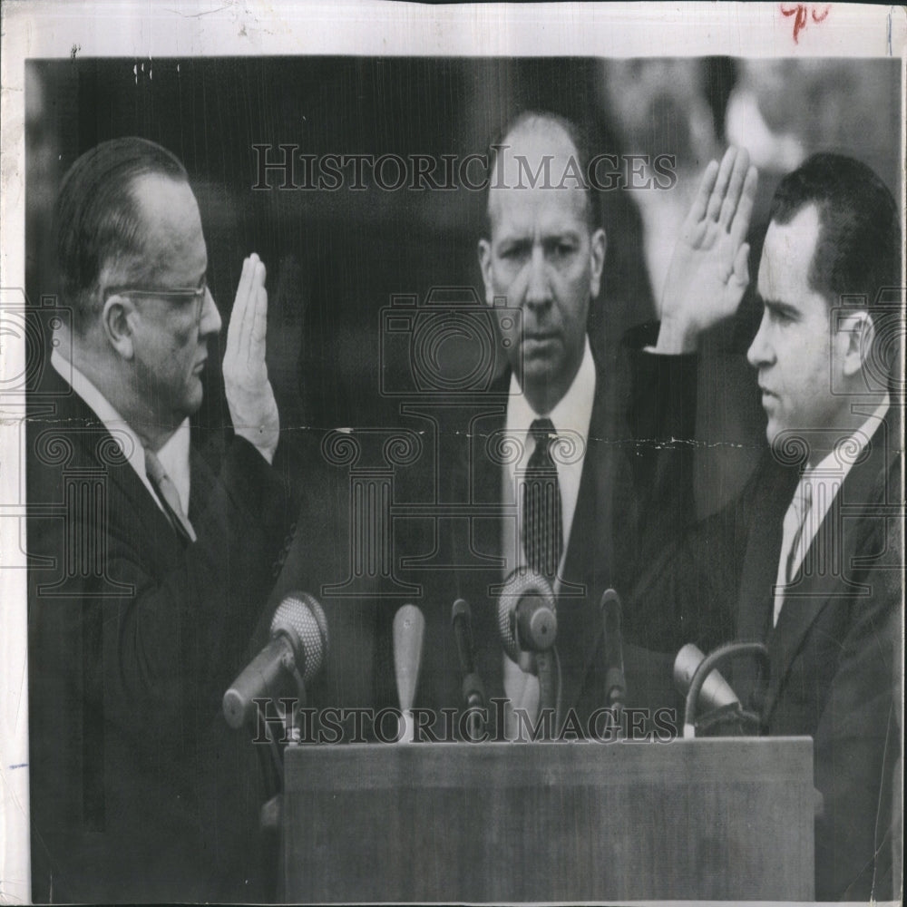 1957 Press Photo VP Nixon Swearing Oath Second Time - RRV26669 - Historic Images