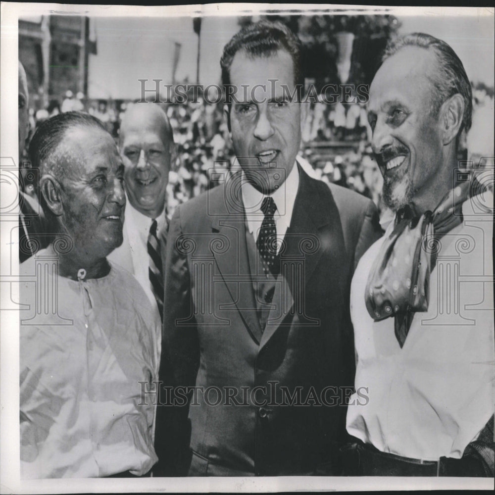1957 Press Photo VP Nixon Arrival Ceremonies Mayflower - Historic Images