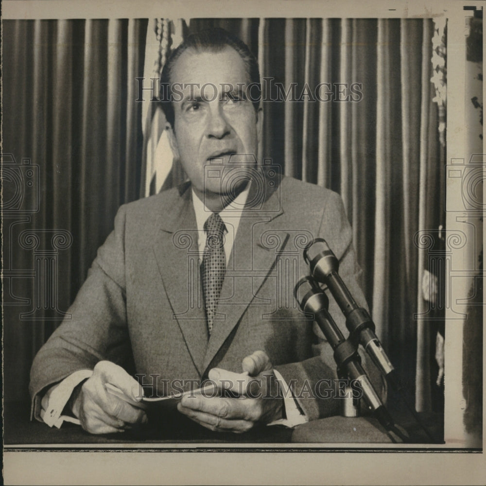 1972 President Richard Nixon Oval Office - Historic Images