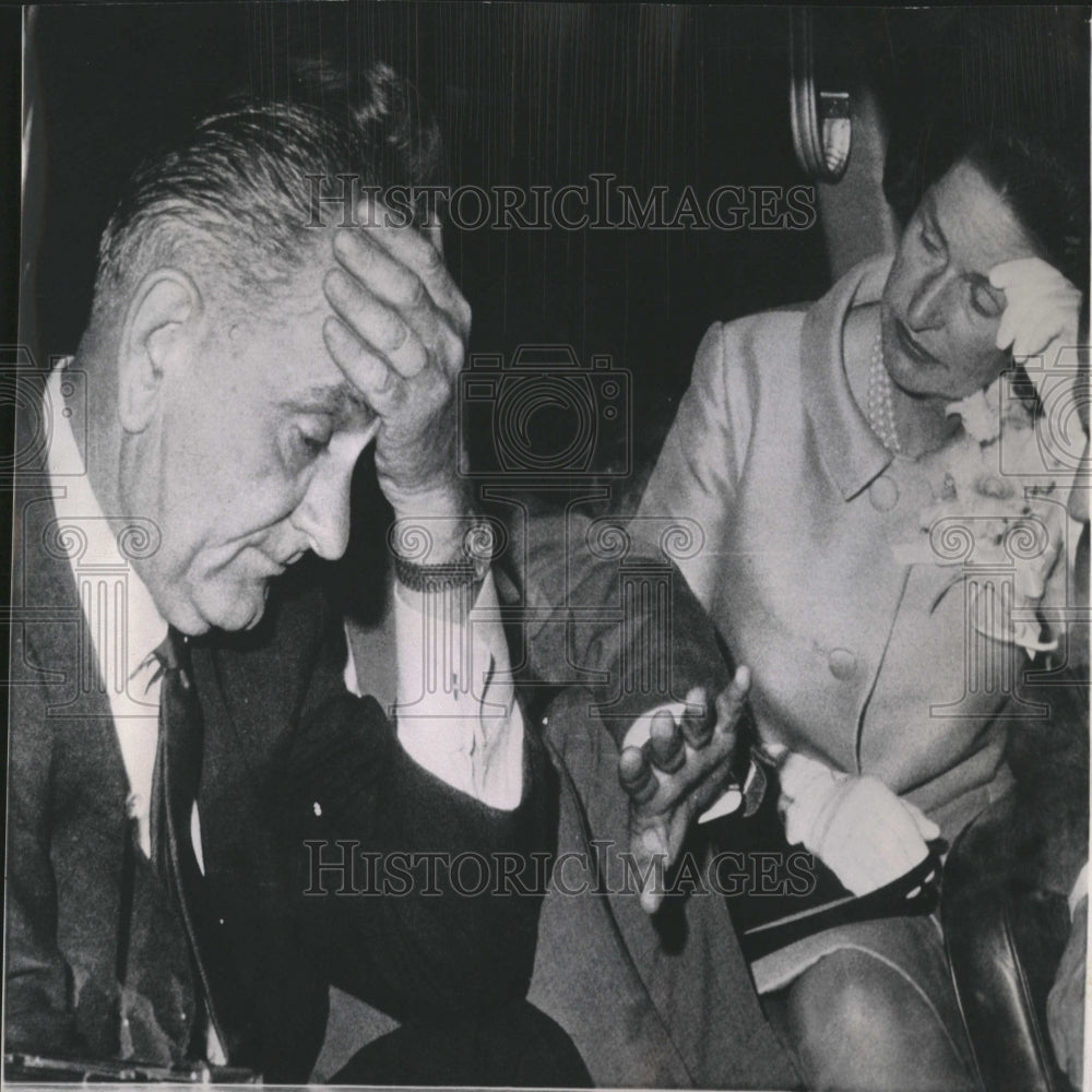1964 Lyndon Johnson With Wife Upset - Historic Images