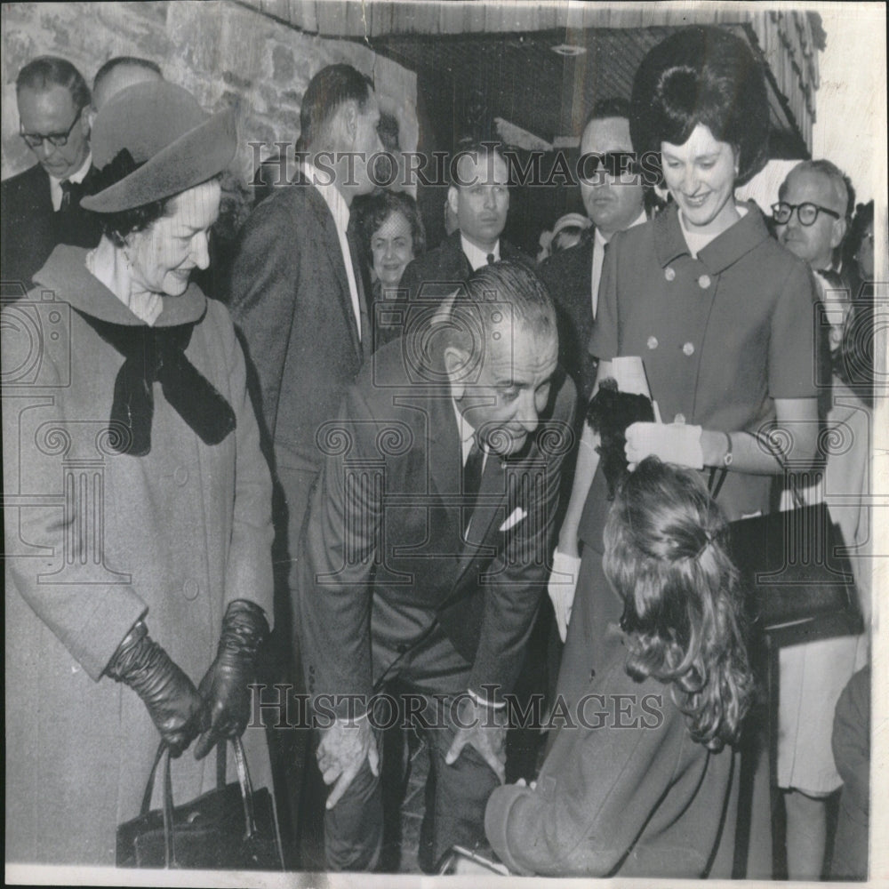 1965 Photo Pres. Lyndon Johnson With Family On Xmas - Historic Images