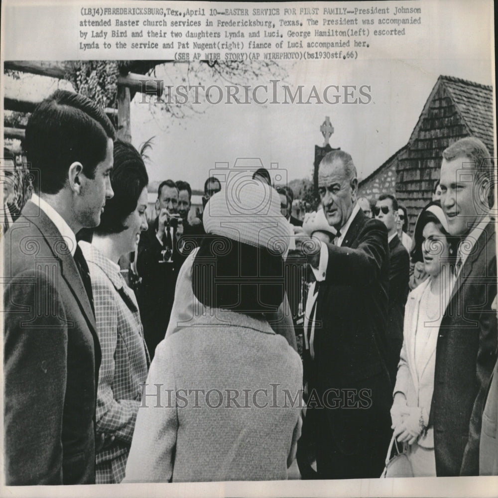 1966 Pres Johnson Family Easter Service - Historic Images