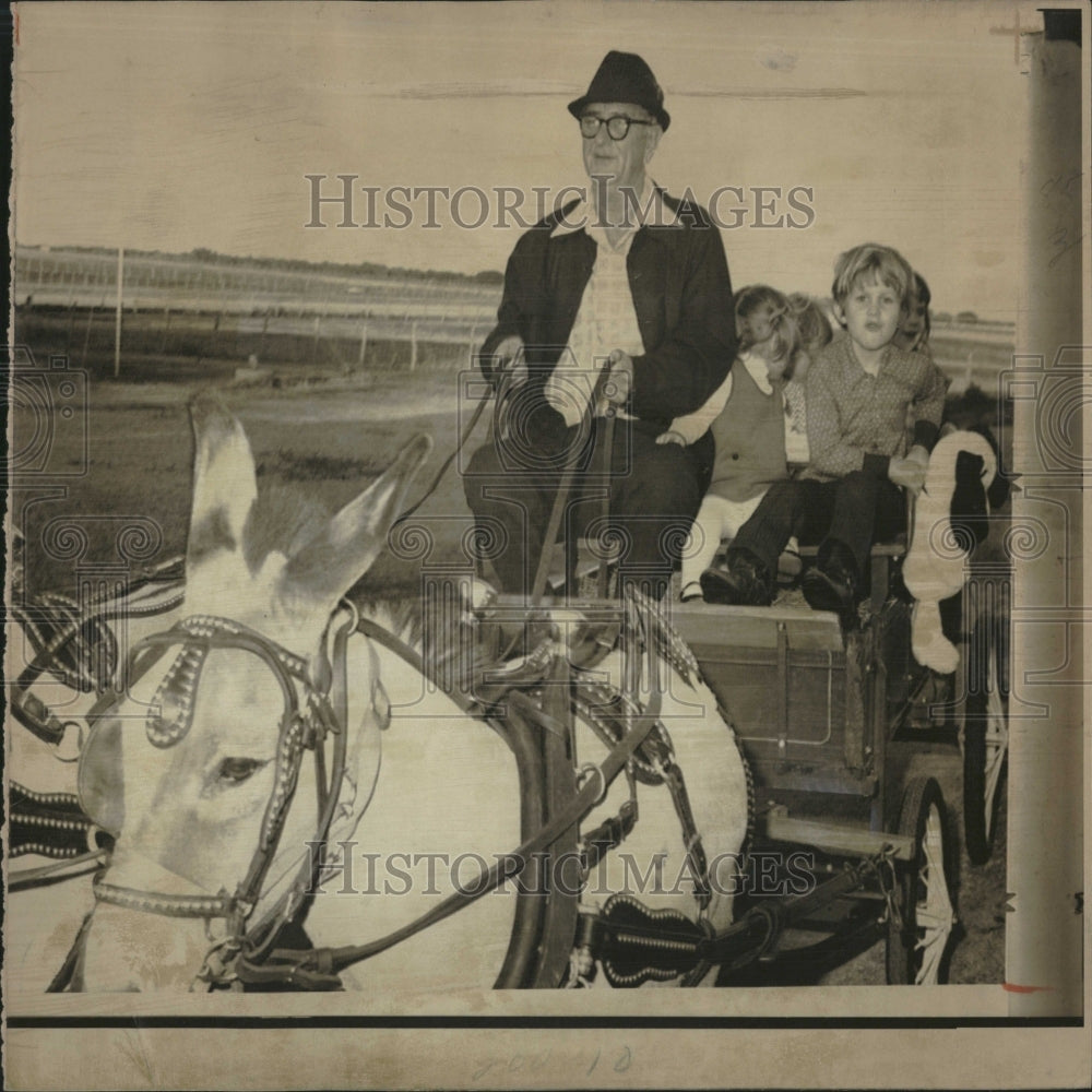 1971 Lyndon Johnson & Grandkids Ride Wagon - Historic Images