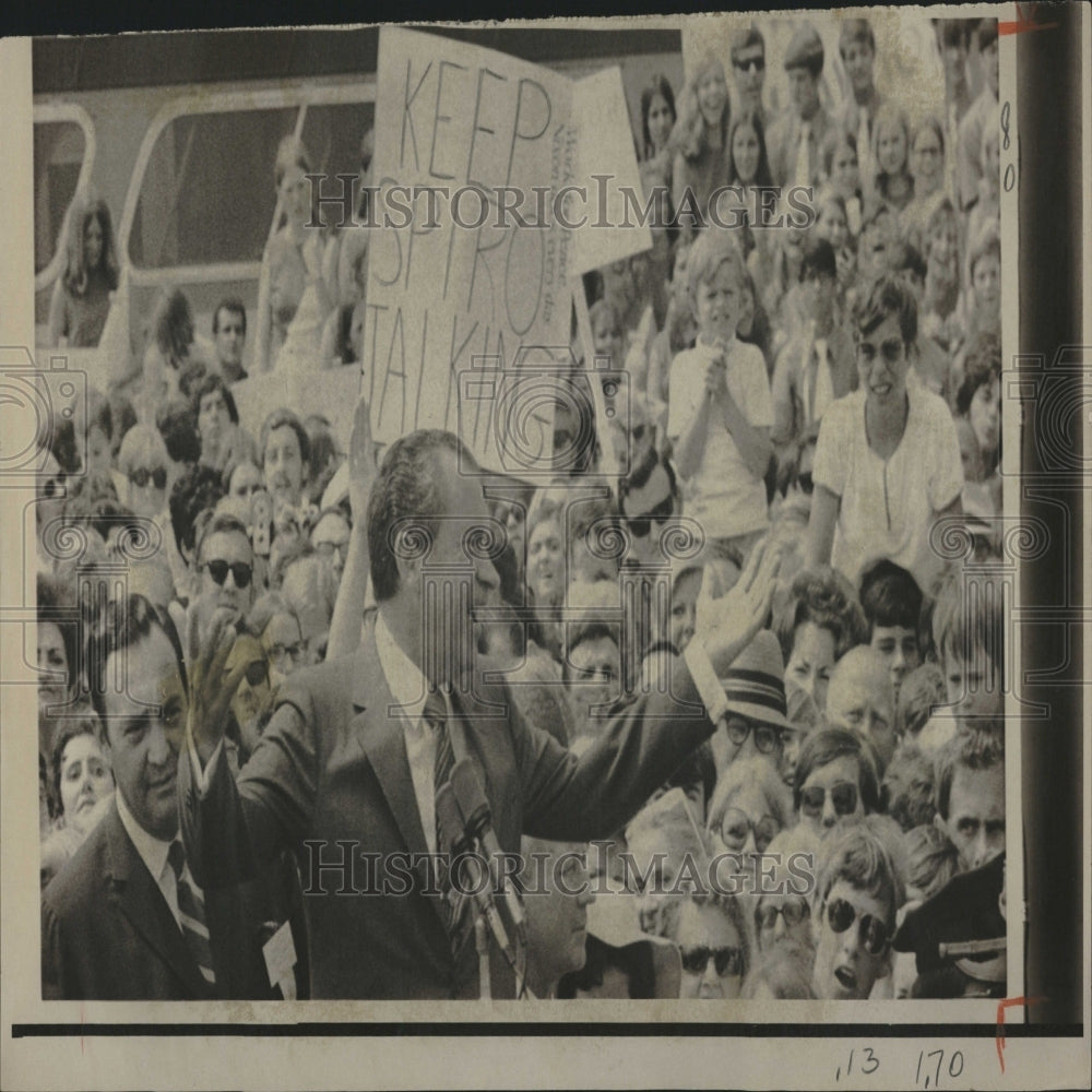 1970 Pres Nixon Louisville KY Crowd - Historic Images