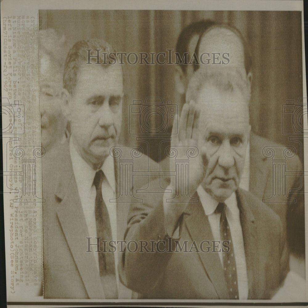 1967 Soviet Premier Alexei Kosygin waves - Historic Images