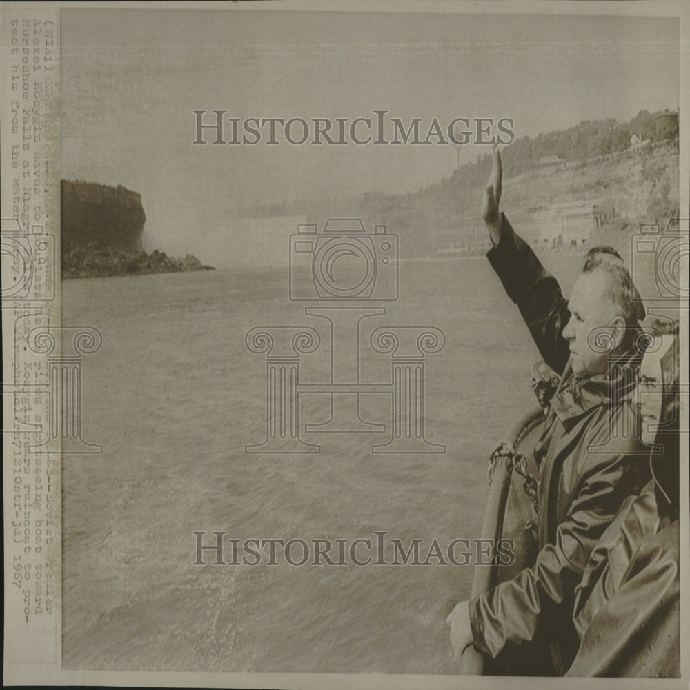 1967 Soviet Prime Minister at Niagra Falls - Historic Images