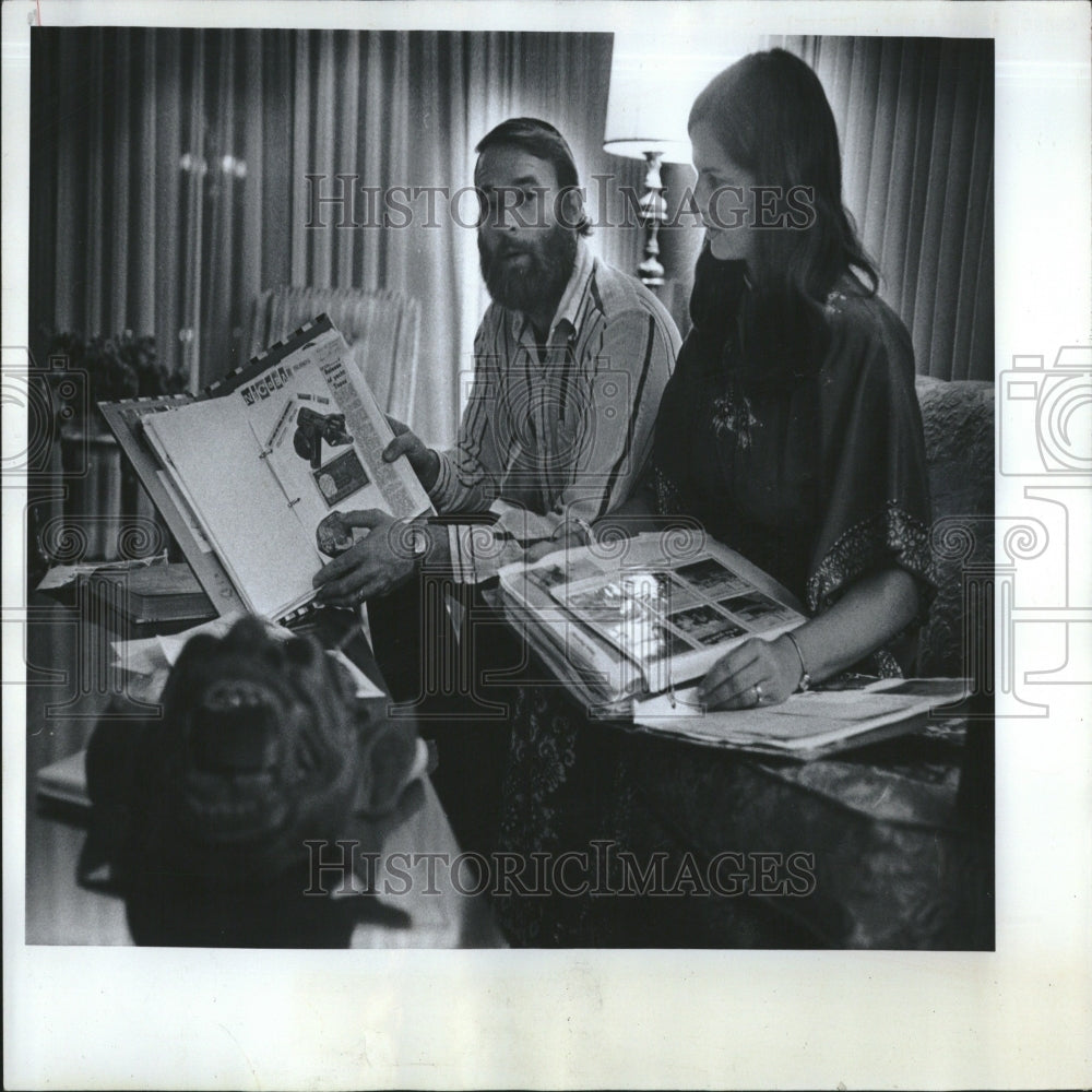 1976 Larry Karen Cross sailed around World - Historic Images