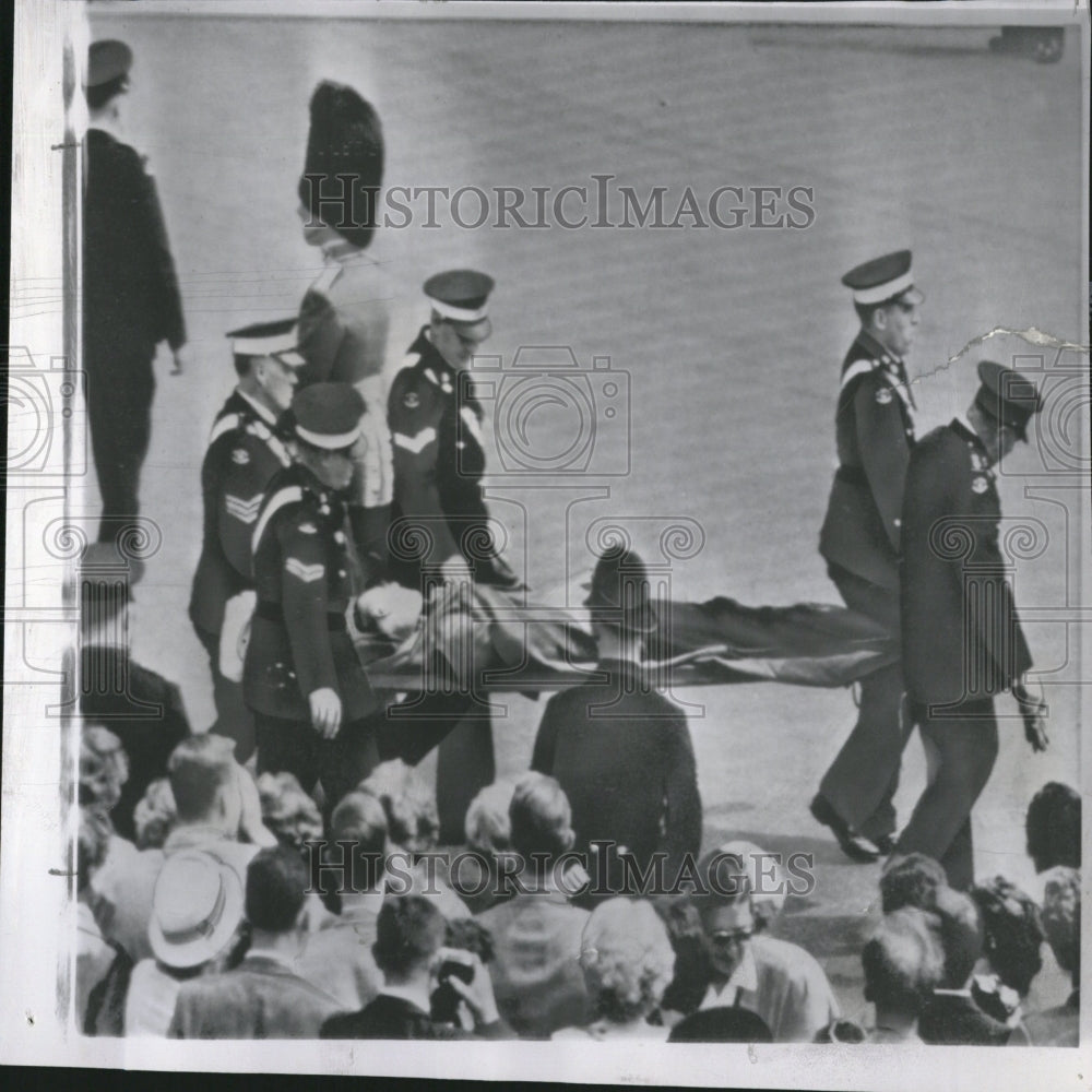 1960 Press Photo Royal Wedding Guardsmen Buckingham - RRV27909 - Historic Images