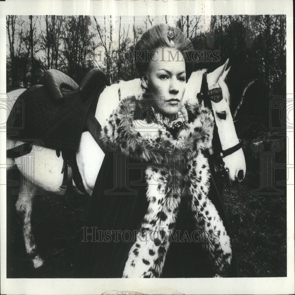 1972 Press Photo Glenda Jackson Elizabeth R Masterpiece - RRV28075 - Historic Images