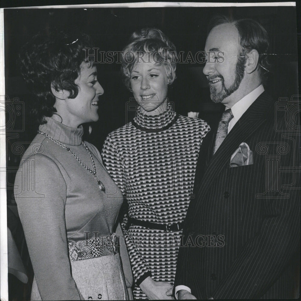 1970 Mrs Britton Davis Mrs Herbert Bay Kilt - Historic Images