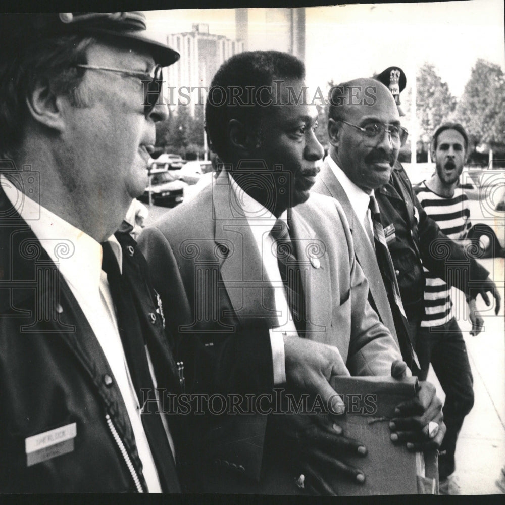 1988 Press Photo Harold Washington Allan Streeter Art - Historic Images